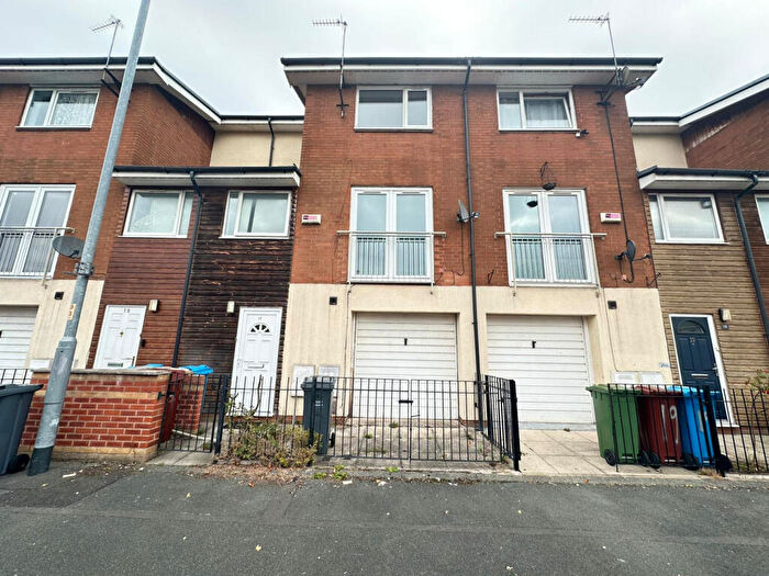 4 Bedroom Terraced House To Rent In Holstein Street, Manchester, M13