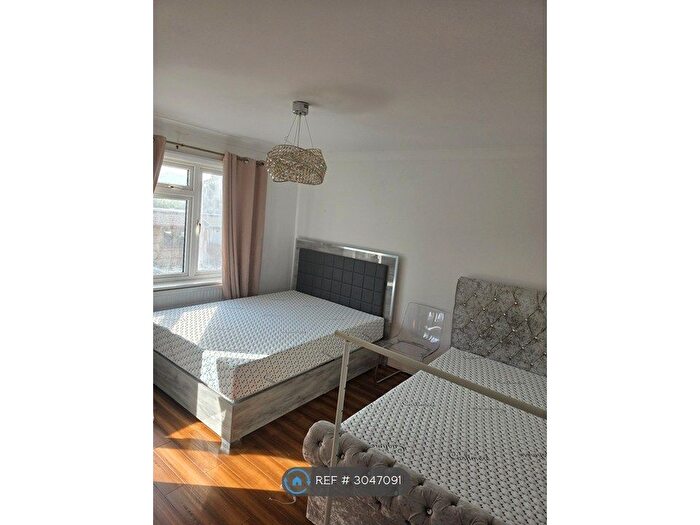 4 Bedroom Terraced House To Rent In South Park Drive, Ilford, IG3