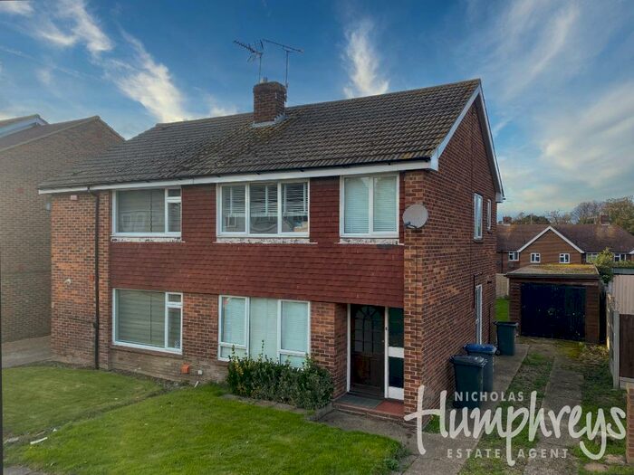 4 Bedroom Semi-Detached House To Rent In College Road, Canterbury, CT1