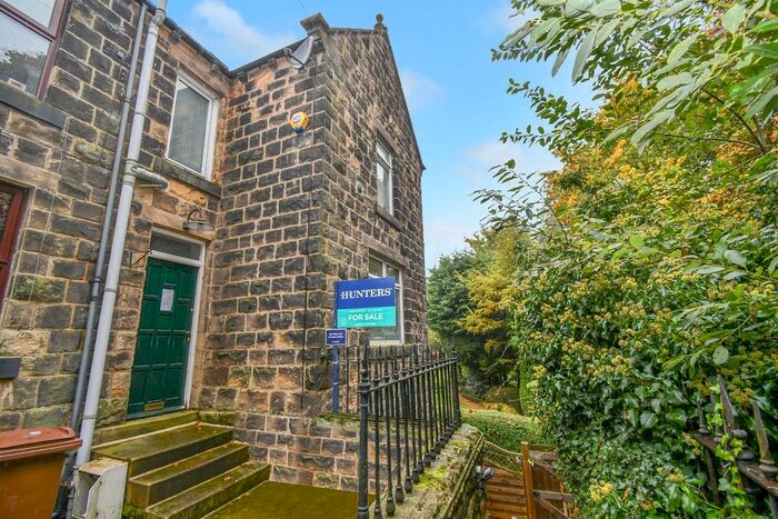 2 Bedroom End Of Terrace House To Rent In Park View, Yeadon, Leeds, LS19