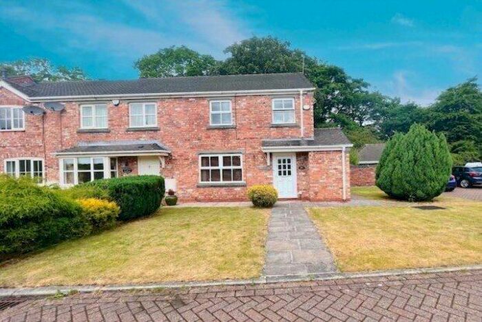 3 Bedroom Property To Rent In Blairgowrie Drive, Macclesfield, SK10