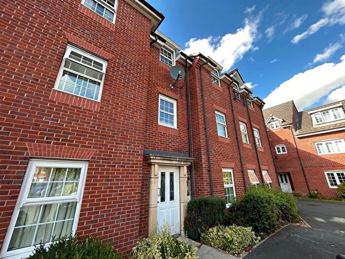 2 Bedroom Flat For Sale In Brentwood Grove, Leigh, WN7