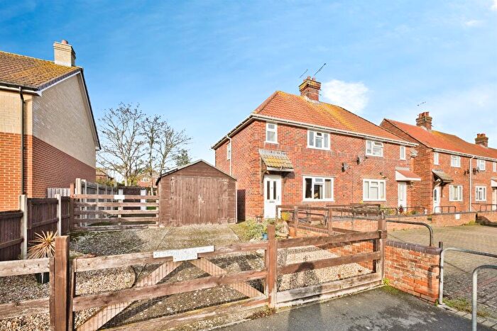 3 Bedroom Semi Detached House For Sale In Marl Close, Yeovil, BA21