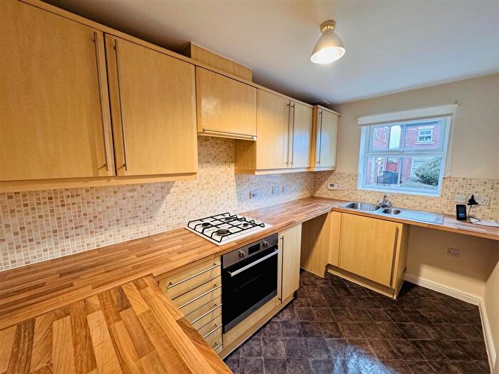 3 Bedroom House To Rent In Drovers Close, Uttoxeter, ST14