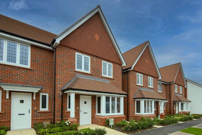 3 Bedroom End Of Terrace House For Sale In Broadacres, Southwater, RH13