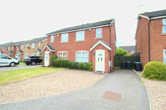 3 Bedroom Semi-Detached House To Rent In William Cree Close, CV8