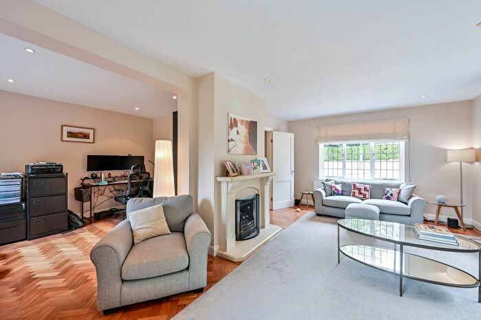 4 Bedroom Detached House To Rent In Priorswood, Guildford, GU3