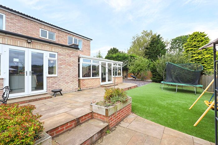 4 Bedroom Detached House For Sale In Weston Close, Chesterfield, S40