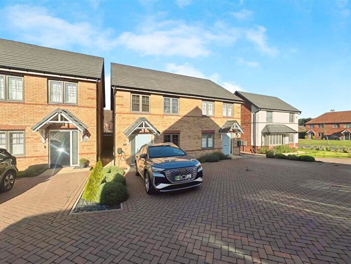 3 Bedroom Semi-Detached House For Sale In Waterfield Way, Clipstone Village, Mansfield, NG21