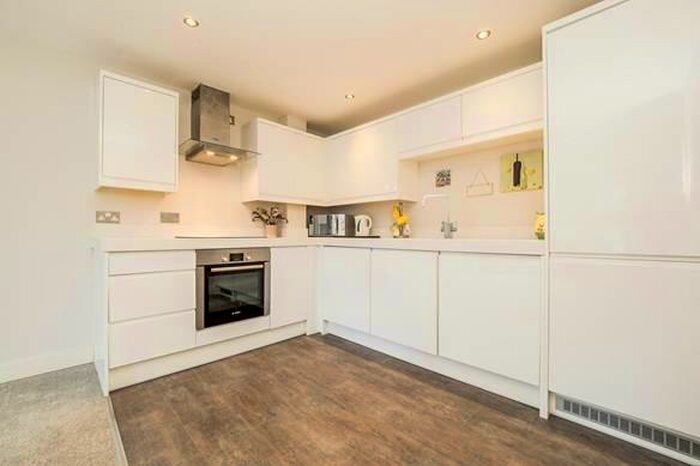 2 Bedroom Flat To Rent In Woodford Green, IG8