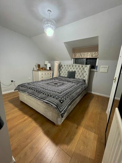 2 Bedroom Terraced Bungalow To Rent In Hibernia Road, Hounslow, TW3