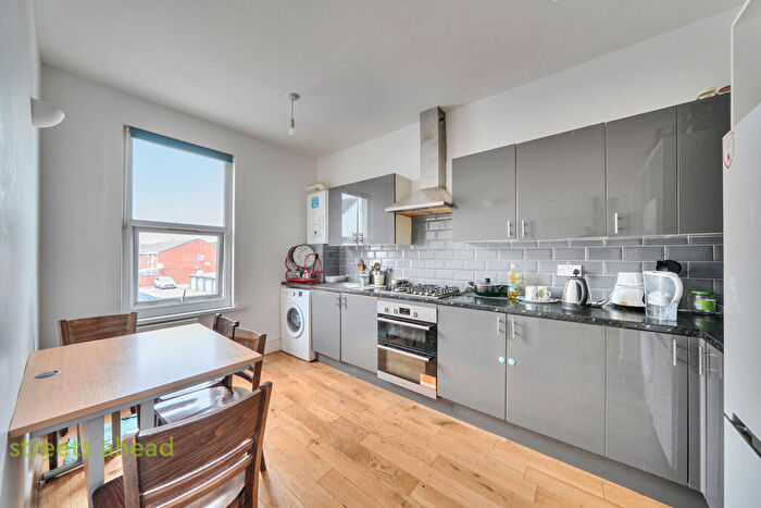 3 Bedroom Apartment For Sale In Windmill Road, Croydon, CR0