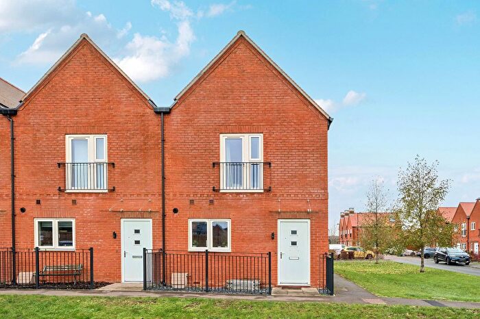 2 Bedroom End Terrace House For Sale In Gardiner Road, Winchester, SO22