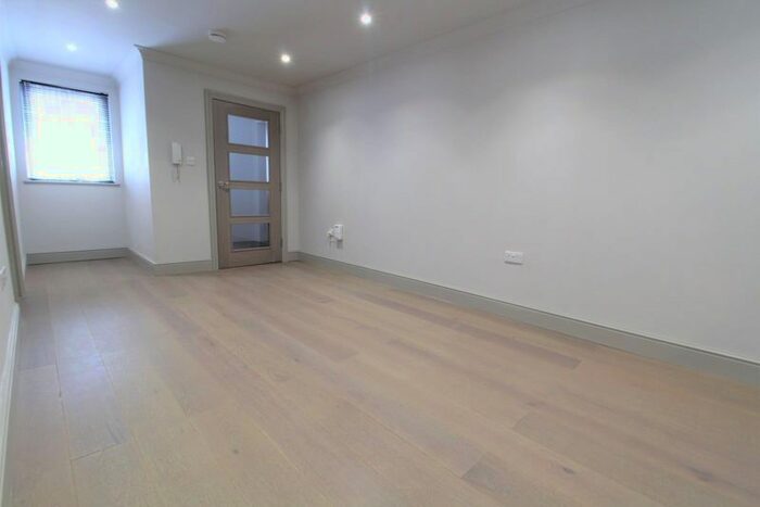 2 Bedroom Property To Rent In Lower Southend Road, Wickford, SS11