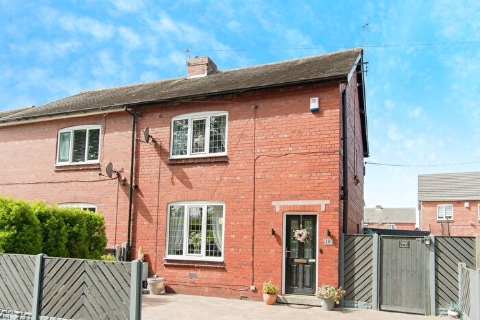 3 Bedroom Semi-Detached House For Sale In East View, Castleford, WF10