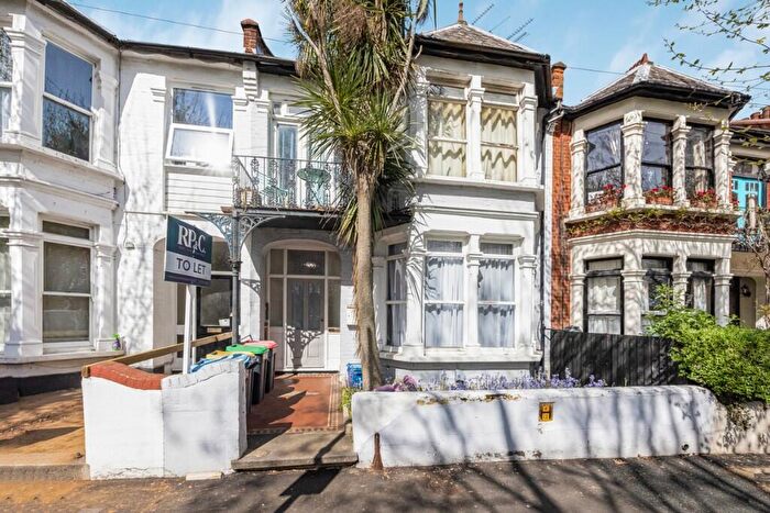 1 Bedroom Flat For Sale In Warrior Square North, Southend-On-Sea, Essex, SS1