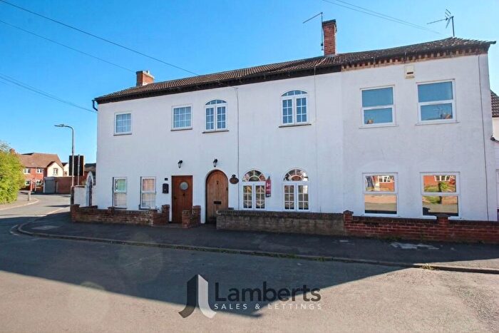 2 Bedroom House For Sale In New Road, Studley, B80