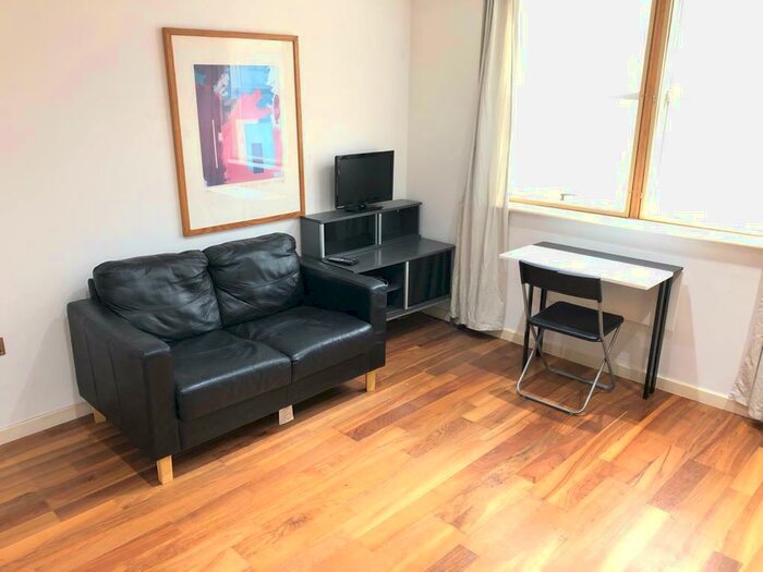 1 Bedroom Flat To Rent In Capital Quarter, West Point, Wellington Street, Leeds, LS1