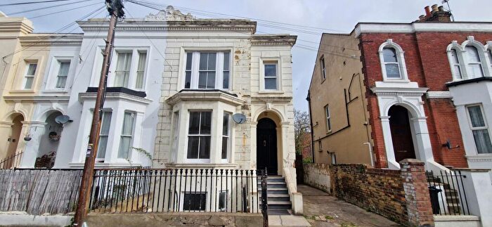 4 Bedroom Semi Detached House To Rent In Cobham Street, Gravesend, Kent, DA11