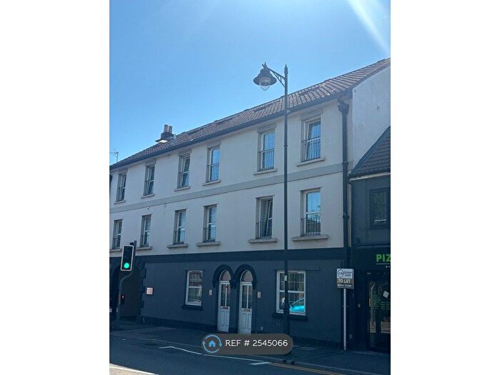 2 Bedroom Flat To Rent In Emporium Court, Swindon, SN1