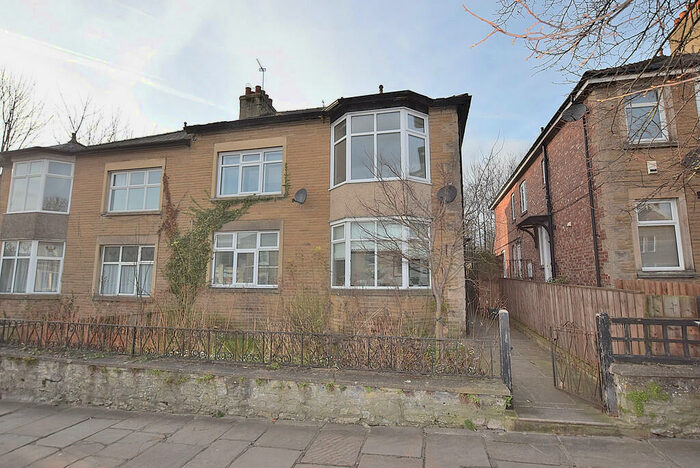 2 Bedroom Flat To Rent In Queens Road, Richmond, DL10