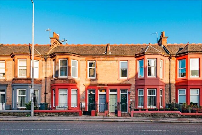 3 Bedroom Flat For Sale In Willowbrae Road, Duddingston, EH8
