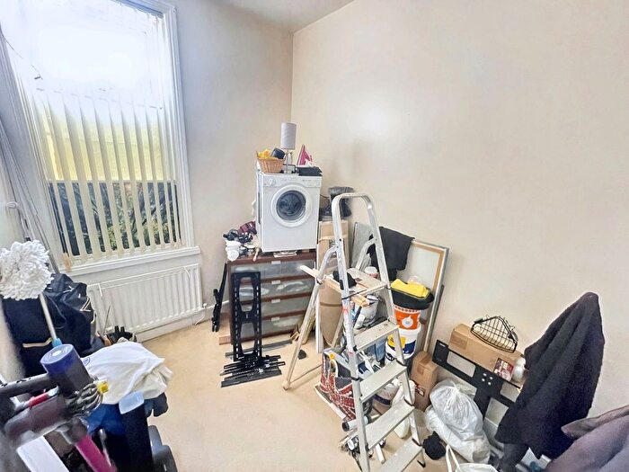 2 Bedroom Flat For Sale In Canterbury Street, South Shields, NE33