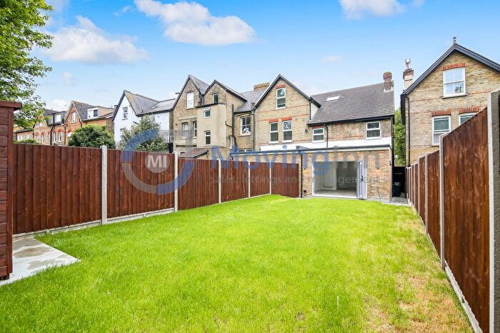 2 Bedroom Flat To Rent In Birdhurst Road, South Croydon, Surrey, CR2