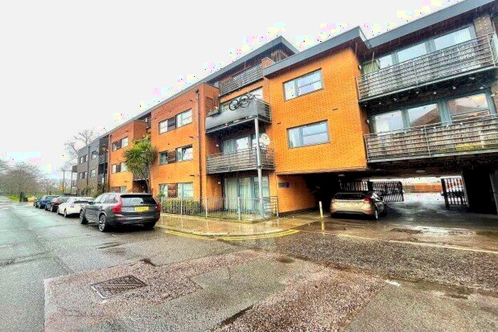 1 Bedroom Flat To Rent In Hawthorne House, London, N15