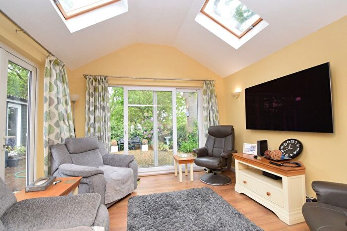 2 Bedroom Bungalow For Sale In Darenth Rise, Chatham, ME5