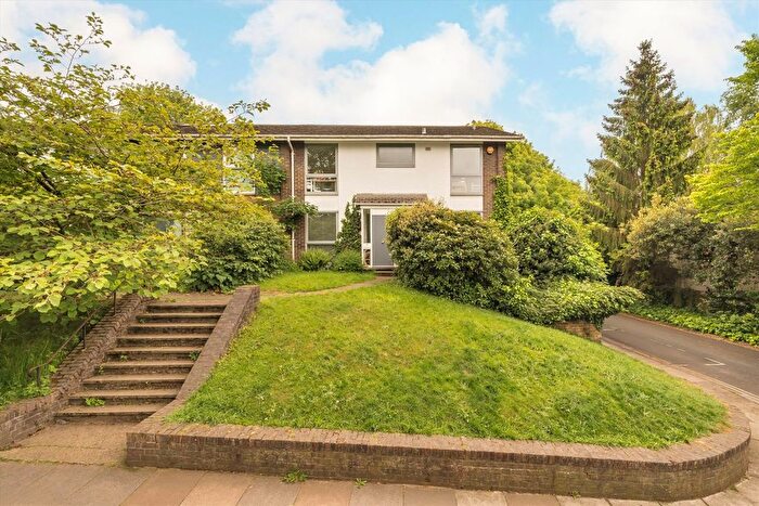 5 Bedroom Property To Rent In Broadlands Close, Highgate, N6