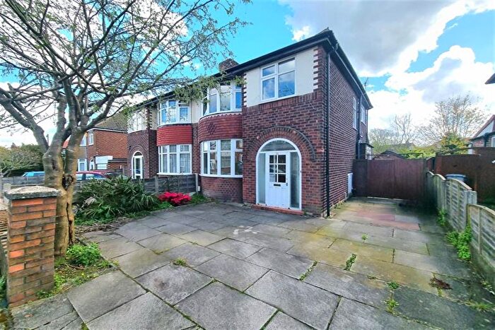 3 Bedroom Semi Detached House For Sale In Wentworth Drive, Sale, M33