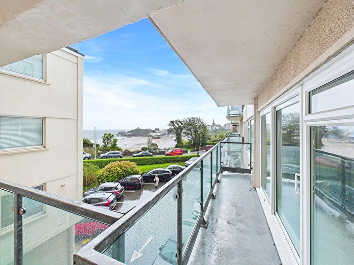 2 Bedroom Flat For Sale In Croft Court, Tenby, SA70