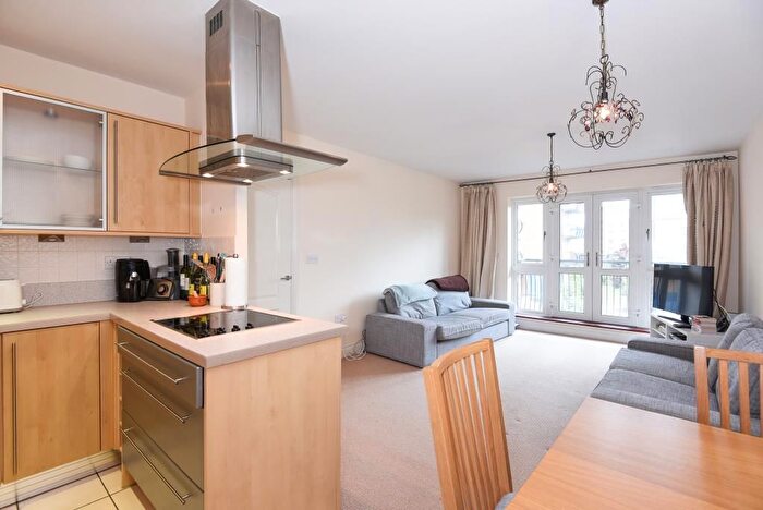 2 Bedroom Flat To Rent In Luscinia View, Napier Road, RG1