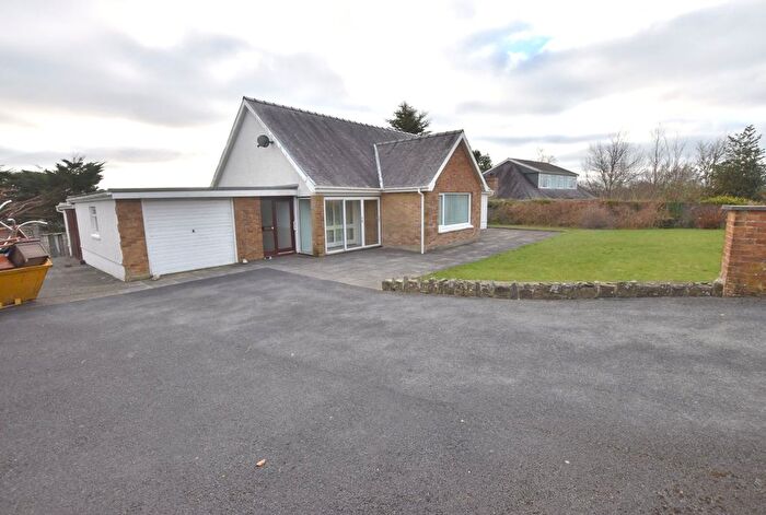 4 Bedroom Detached Bungalow For Sale In The Beeches, Llandysul, SA44