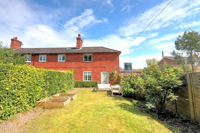 2 Bedroom End Of Terrace House For Sale In Dixons Lane, Broughton, Hampshire, SO20