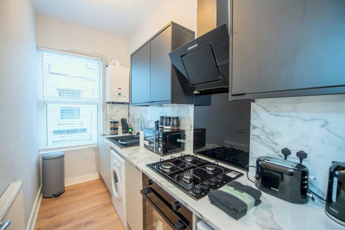 2 Bedroom Flat To Rent In Bennett Road, Manchester, M8