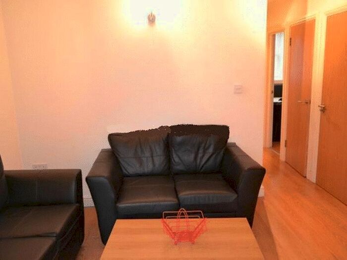 2 Bedroom Flat To Rent In Stow Hill, Newport, NP20