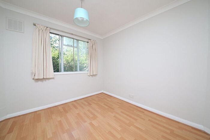 2 Bedroom Flat To Rent In Bromfelde Road, Clapham North, SW4