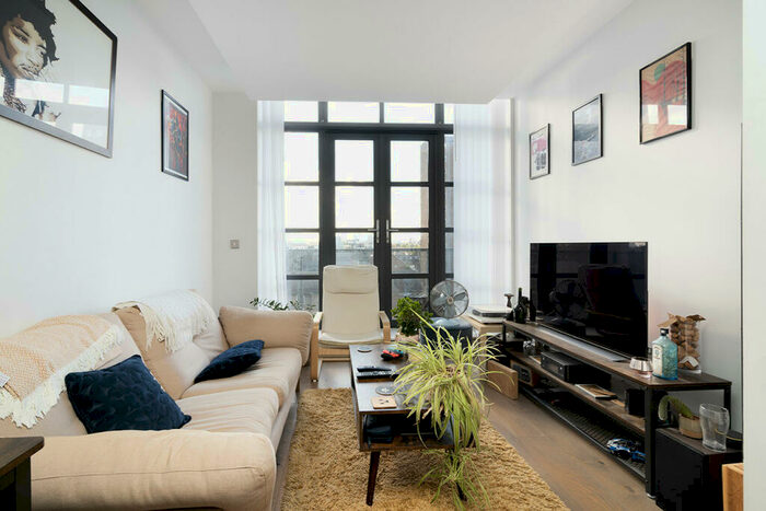 2 Bedroom Flat To Rent In The Textile Building, Chatham Place, Hackney, E9