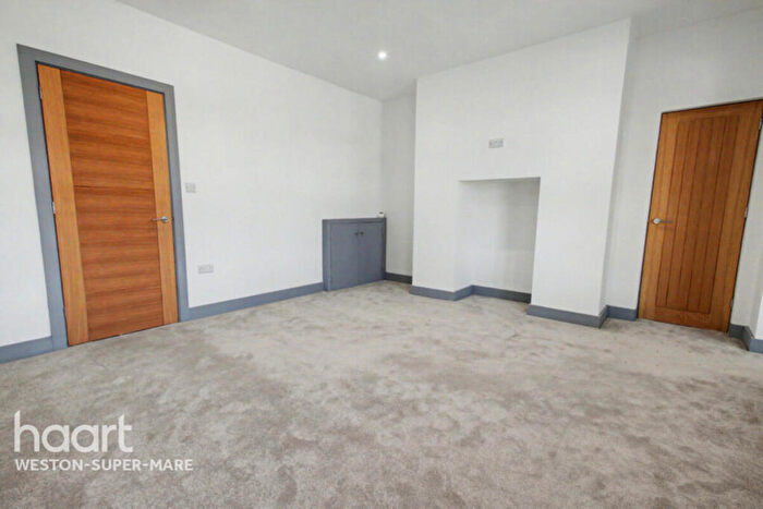 2 Bedroom Apartment To Rent In Locking Road, Weston-Super-Mare, BS23