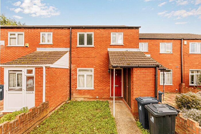 3 Bedroom Terraced House To Rent In St Pauls Close, London, W5