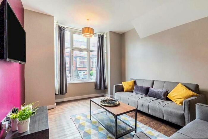 6 Bedroom End Of Terrace House To Rent In Lumley Avenue, Burley, Leeds, LS4