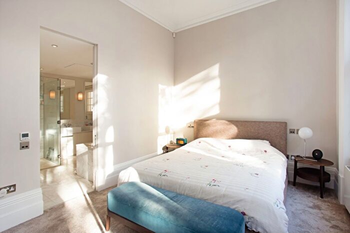 2 Bedroom Flat To Rent In Bolton Gardens, London, SW5