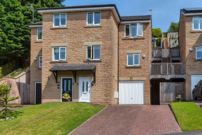 4 Bedroom Semi-Detached House For Sale In Winchester Avenue, Lancaster, LA1