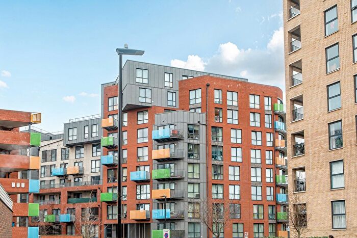 2 Bedroom Flat For Sale In Brookhill Road, Woolwich, SE18