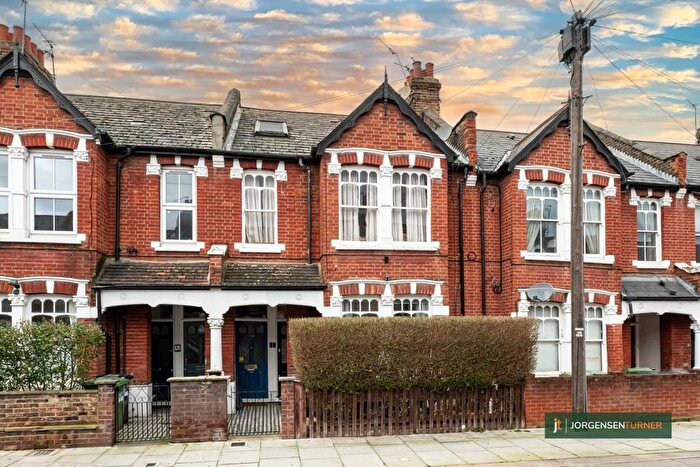 2 Bedroom Maisonette For Sale In Collingbourne Road, Shepherds Bush, W12