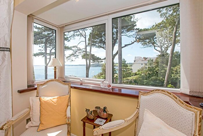 2 Bedroom Flat For Sale In Southcliff, Emslie Road, Falmouth, Cornwall, TR11