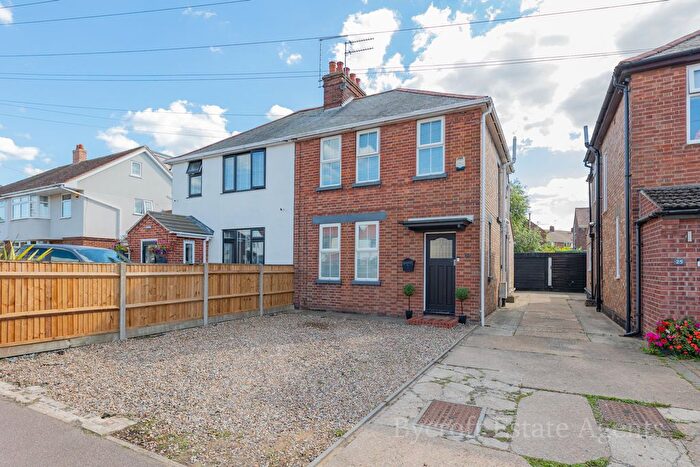 3 Bedroom Semi-Detached House For Sale In Burgh Road, Gorleston, Great Yarmouth, NR31