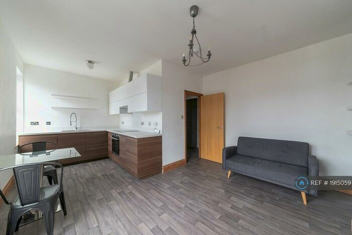 1 Bedroom Flat To Rent In Waldeck Road, Nottingham, NG5